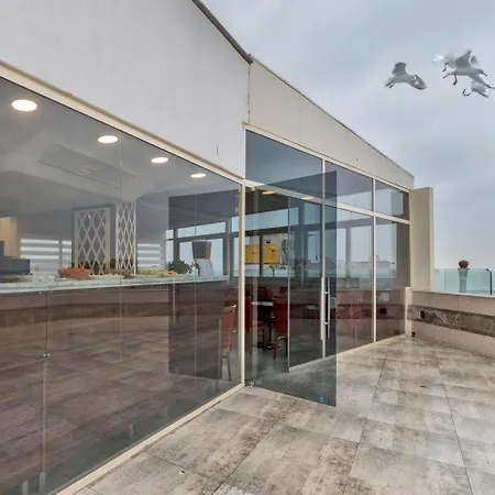 马赛罗酒店 酒店